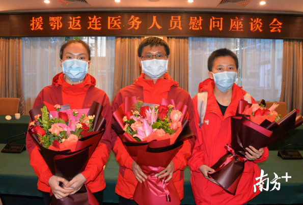 支援湖北、奮戰(zhàn)抗疫一線的莫文慶、曾慧、丘金霞3人入選2020年“清遠(yuǎn)市最美人物之最美醫(yī)生/護(hù)士”。黃津 攝