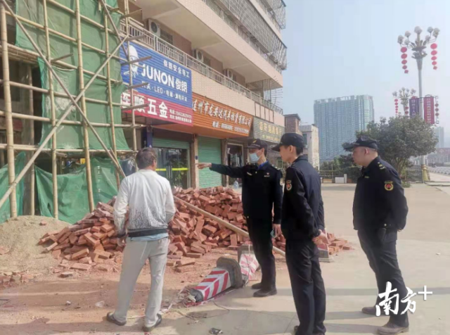 落實“門前三包”制度。