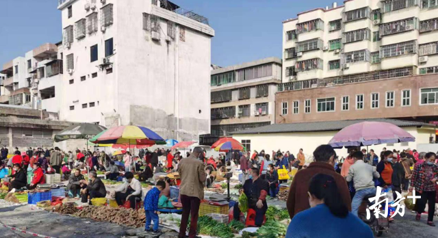設置臨時擺賣點便民利民。