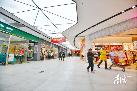 商貿(mào)繁榮。曾亮超 攝