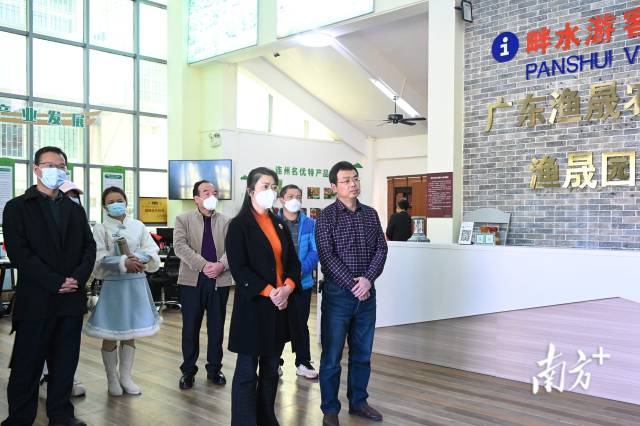 參觀畔水漁晟園。張曉欣 攝