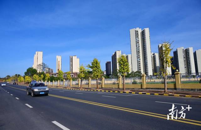 岡溪路。黃津 攝