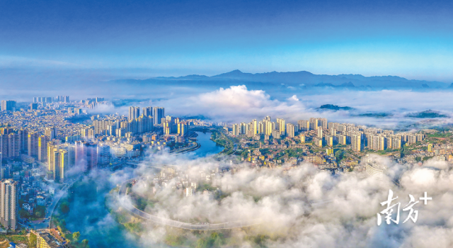 清遠(yuǎn)連州以奮斗為筆，加快打造“粵湘桂區(qū)域性中心城市”。丘貴星 攝